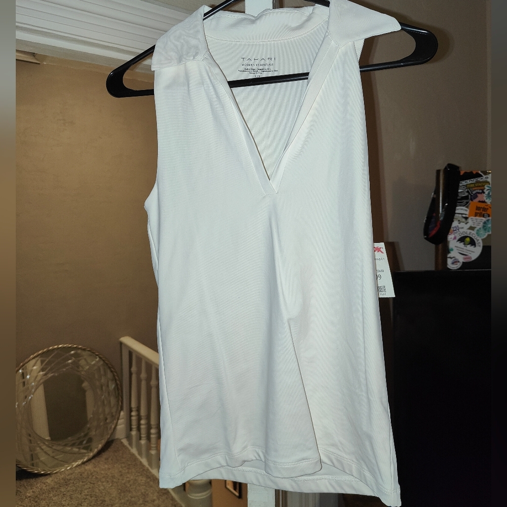 Tahari V neck tank